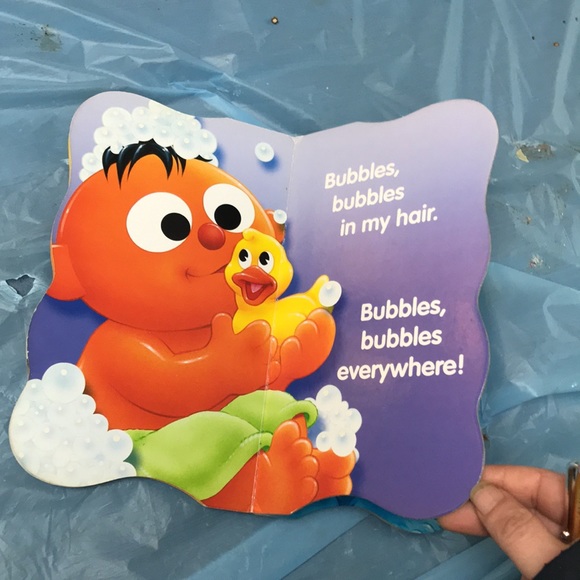 Sesame Street board book  “Bubbles, bubbles” - Picture 5 of 16